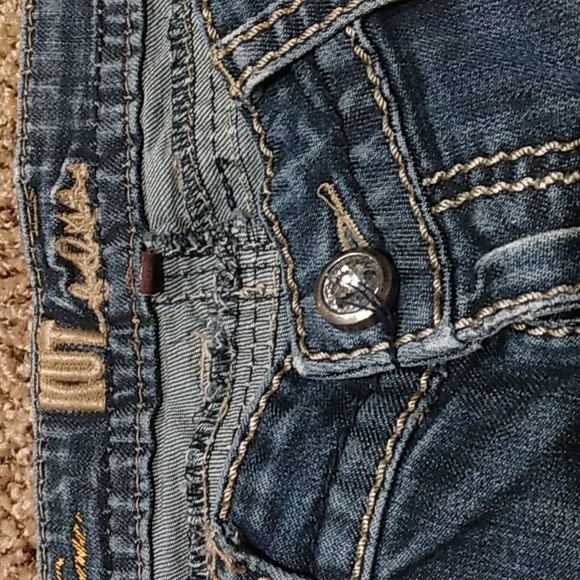 Kut from the kloth jeans,size 4 with crystals on pockets. - Picture 2 of 10